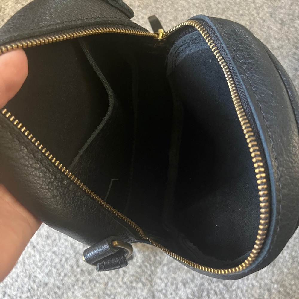 Portland Leather Goods Pebbled Black Small Circle Crossbody Bag - Picture 9 of 9